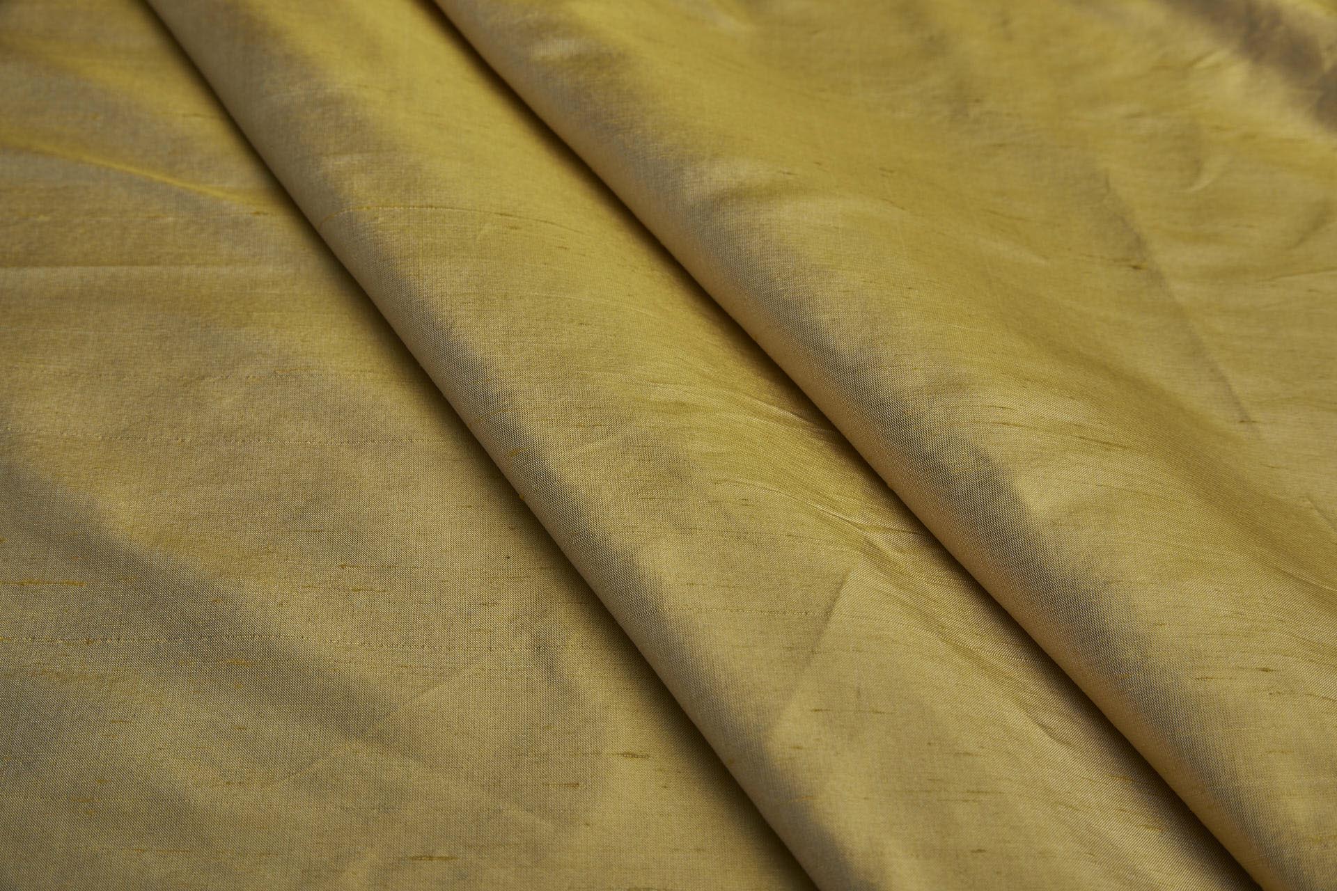Silk Dupion - Golden shot Ivory fabric, image 5 of 6