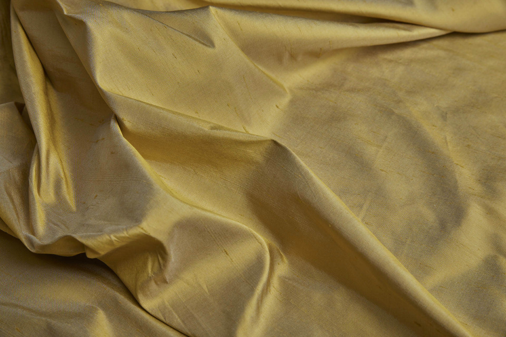 Silk Dupion - Golden shot Ivory fabric, image 6 of 6