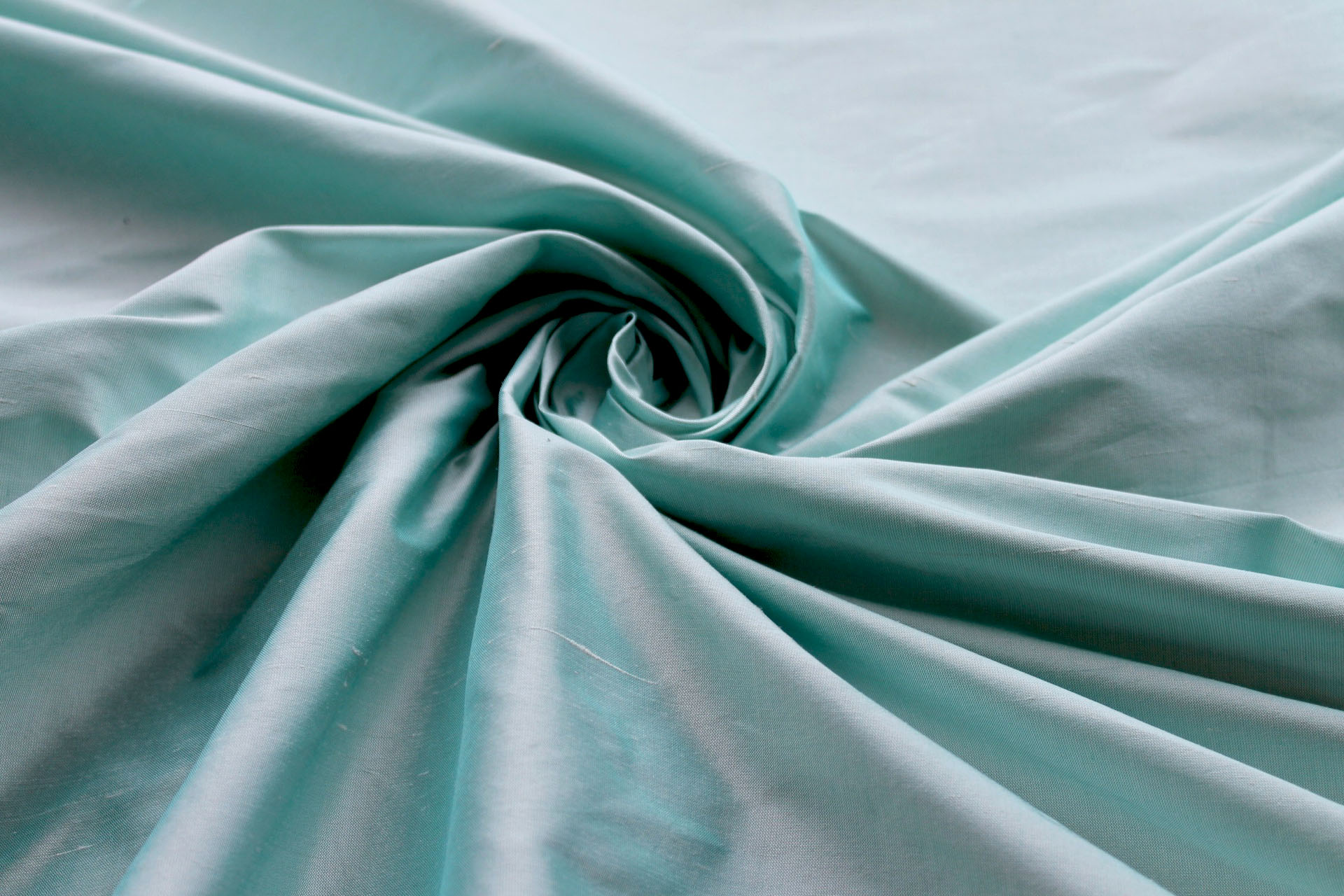 Silk Dupion - Mint shot White - B89 fabric