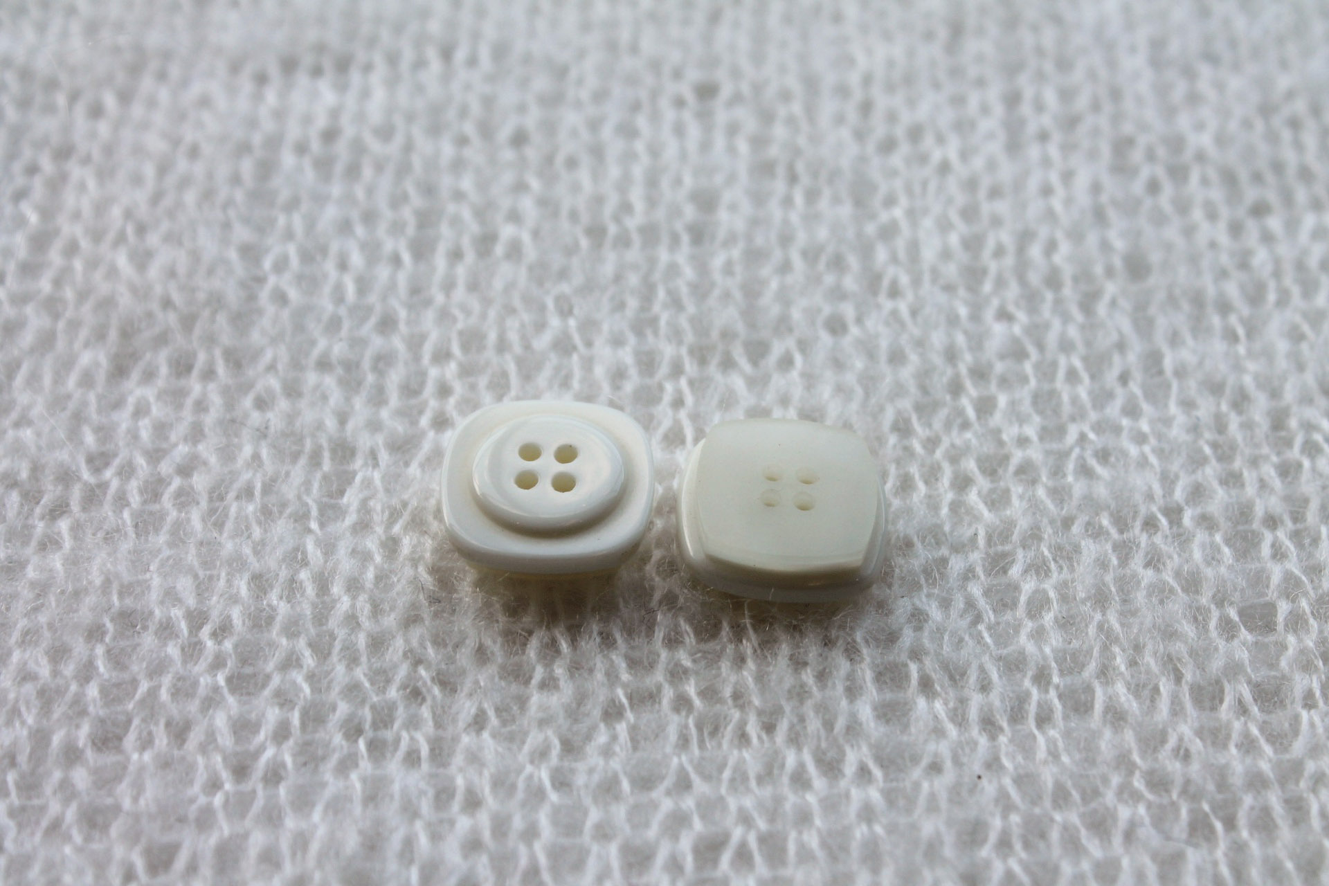 Square "Shell" Resin Inlay Button - Ivory - 1.5cm, image 3 of 4