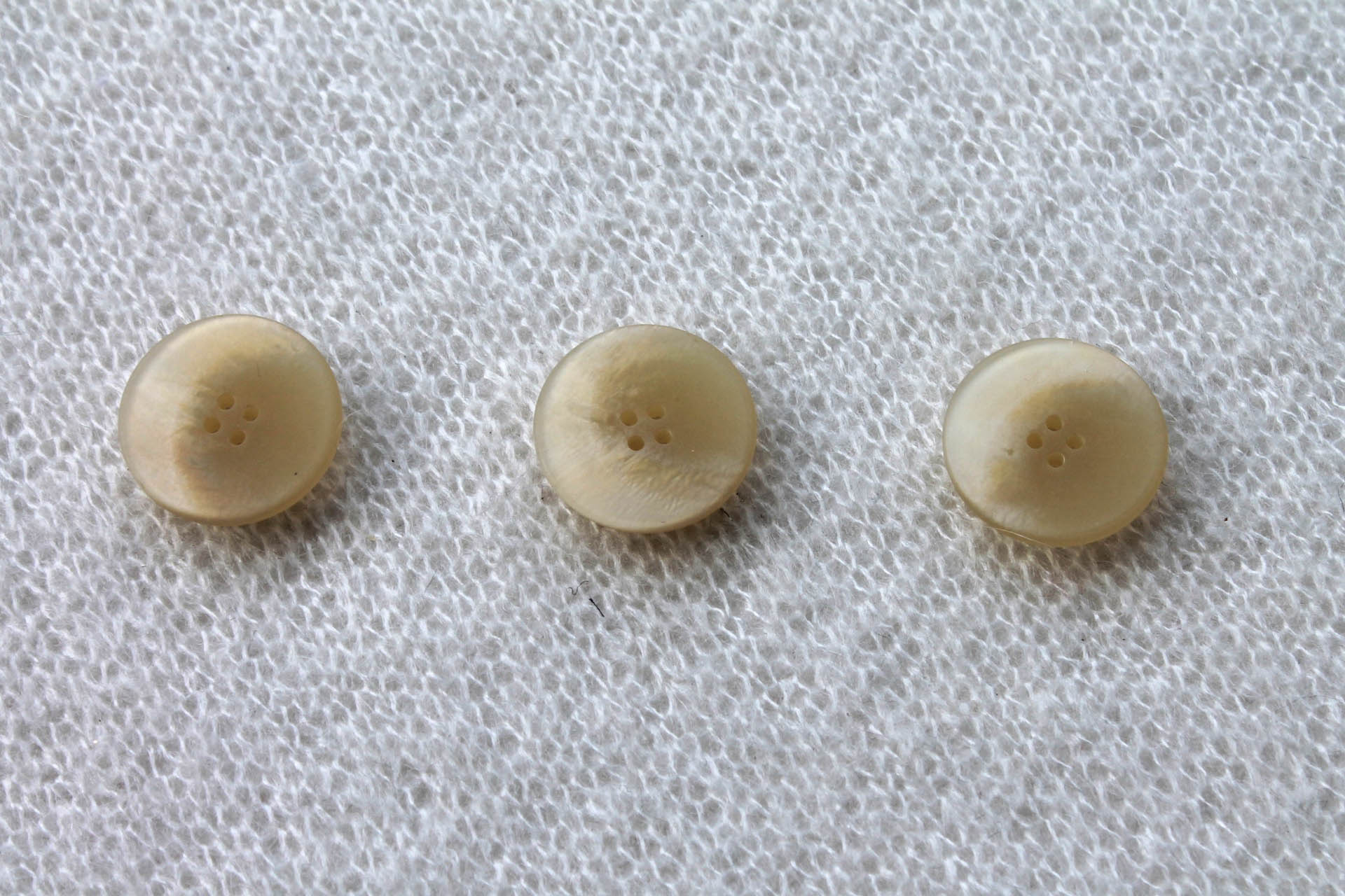 Straw Gold Iridescent Button - 2.5cm, image 2 of 4