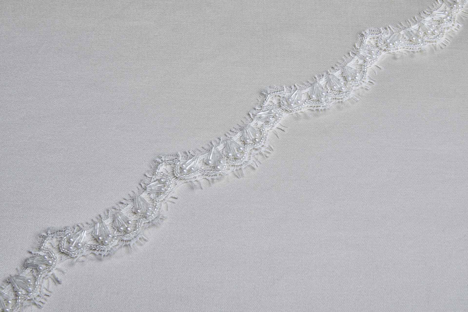 Beaded Scallop Lace Trim - Ivory