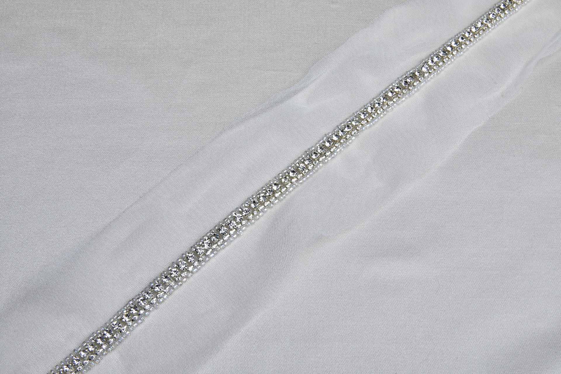 Clear Seed Beads and Diamante Trim in Silver, image 4 of 4