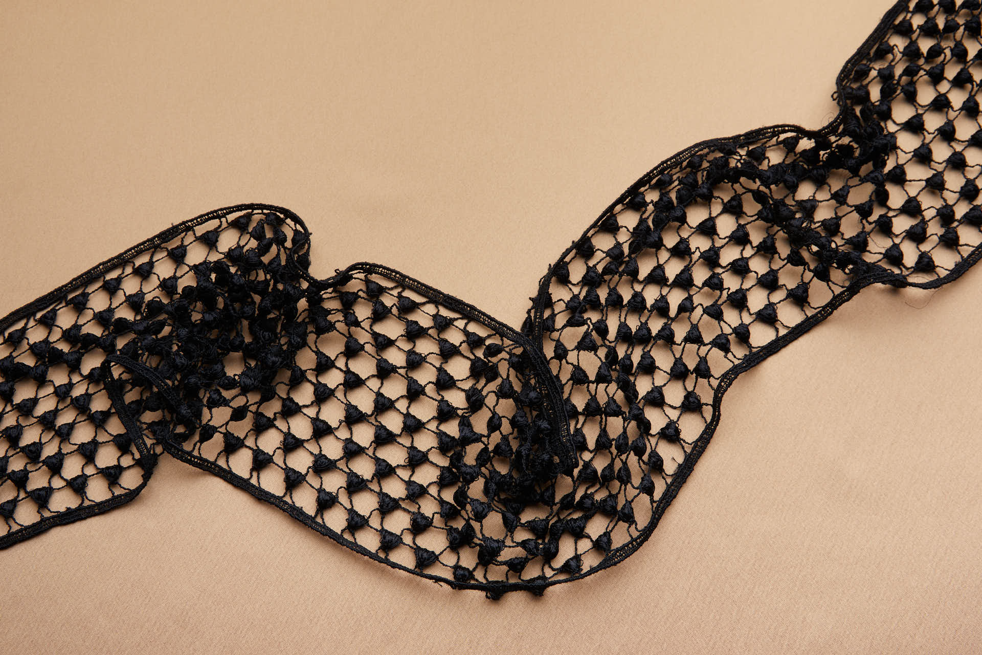 Triangle Dot Guipure Lace Net Trim - Black, image 2 of 6