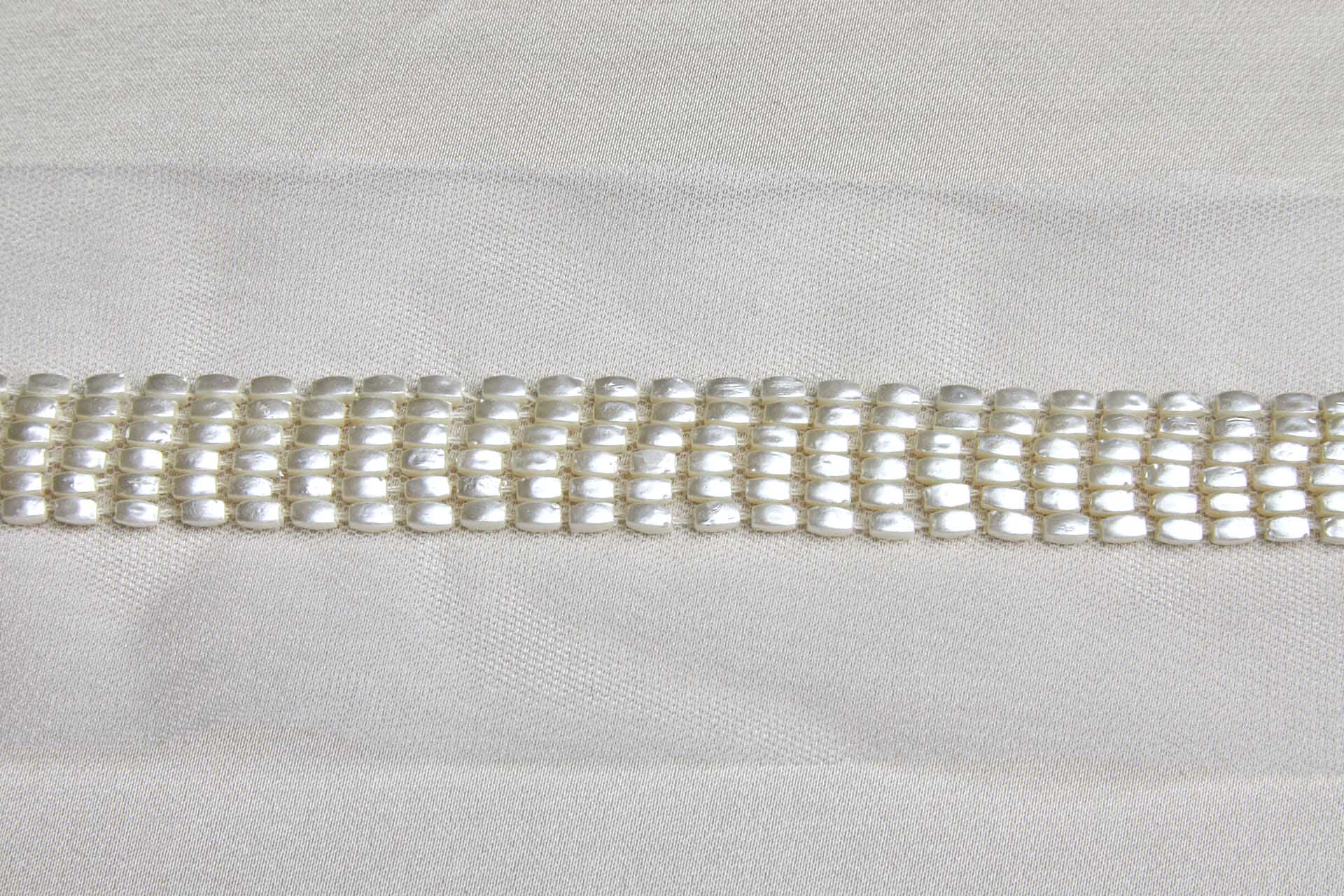 Cream Rectangular Pearl Trim, image 3 of 7