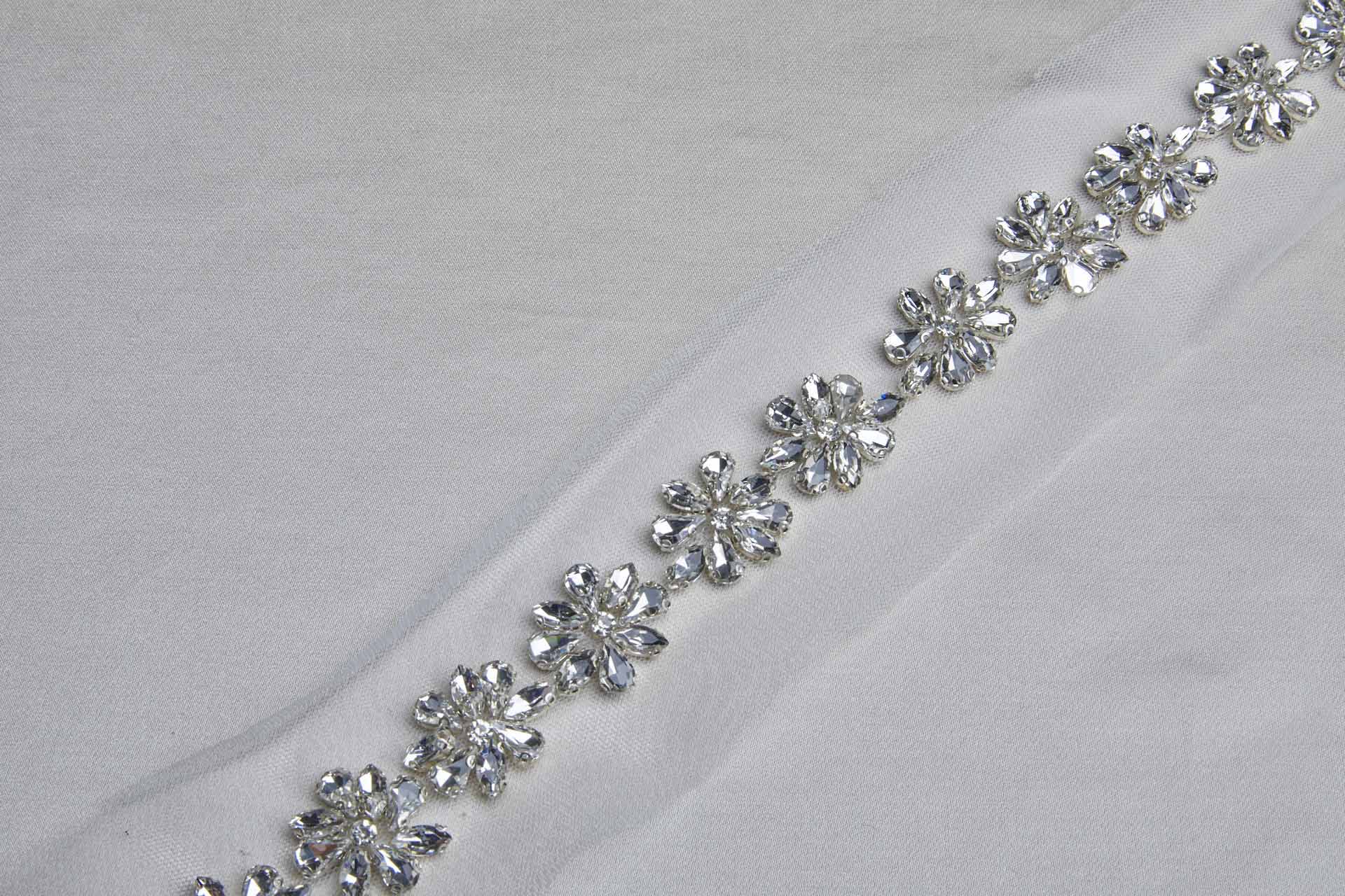 Small Diamante Flower Trim - Clear / Silver, image 5 of 5