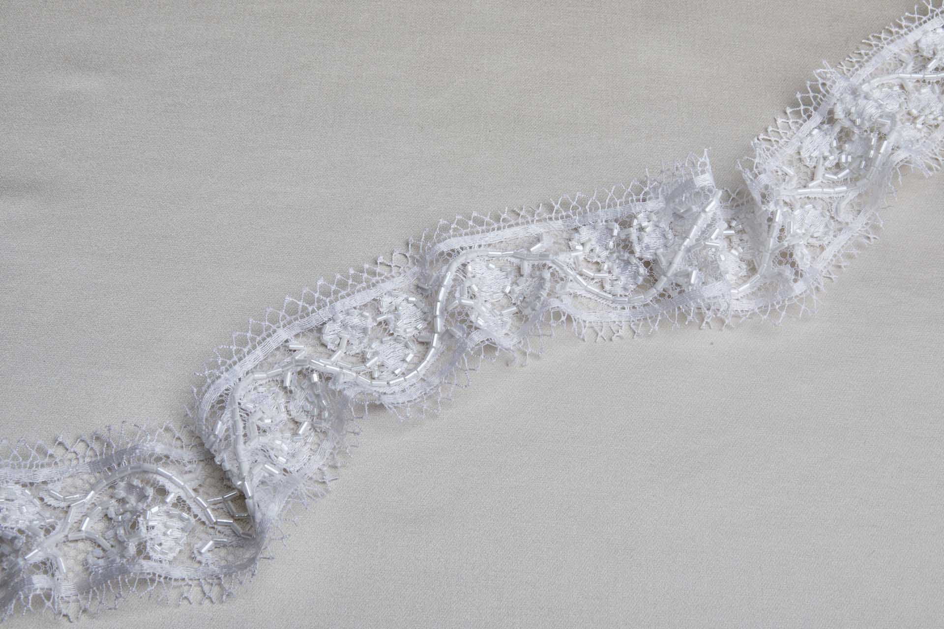 Beaded Leavers Lace Band Trim - Off White, image 4 of 5