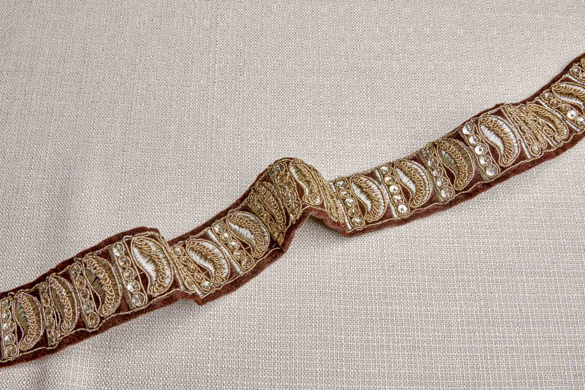 Mango Motif Trim - Gold on Brown, image 6 of 8