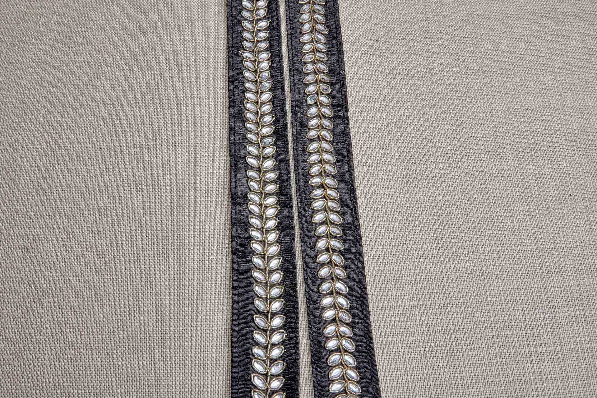 Small Crystal Leaves Trim With Gold on Black, image 4 of 5