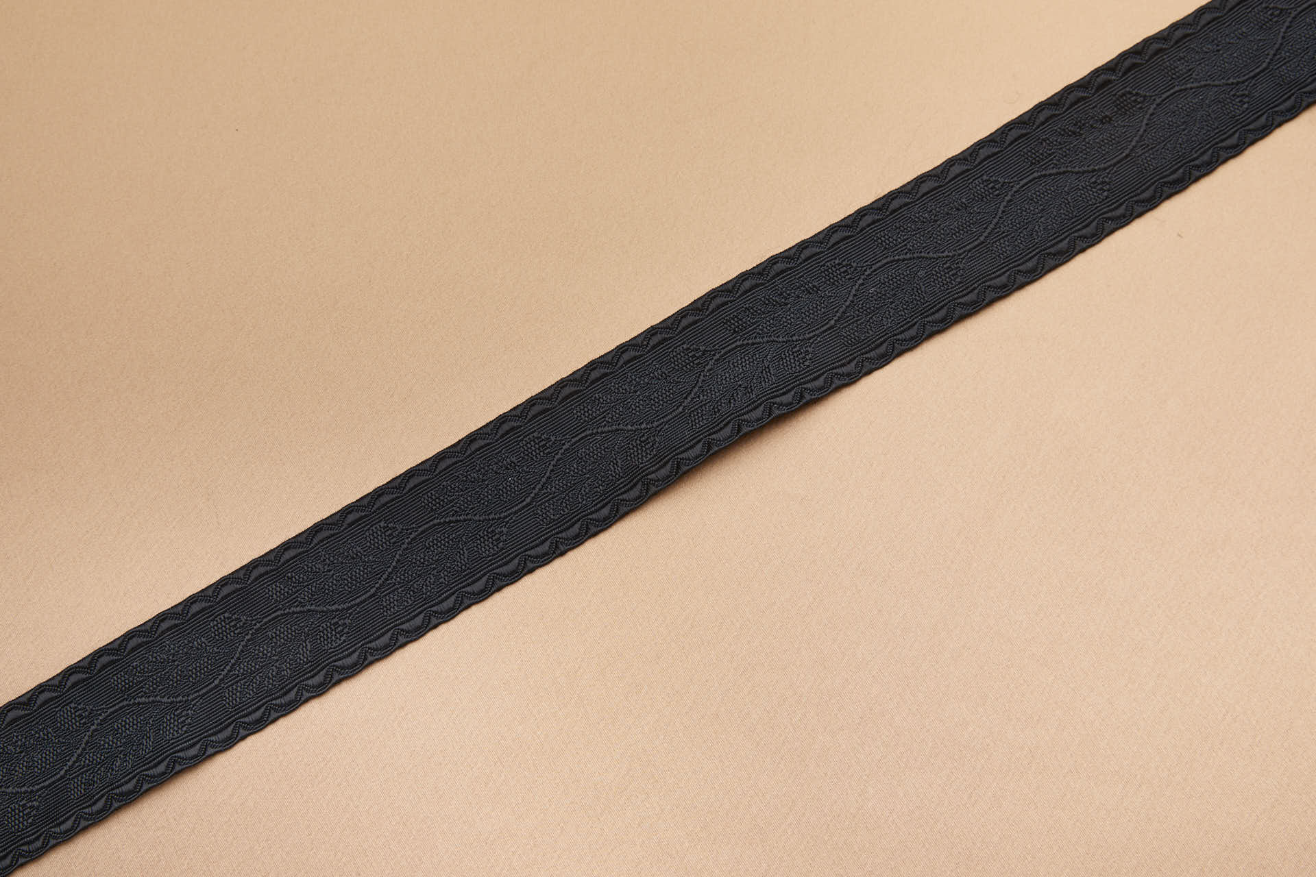 Scalloped Edge Ribbon Braid with Flower Motifs - Black trim, image 5 of 6