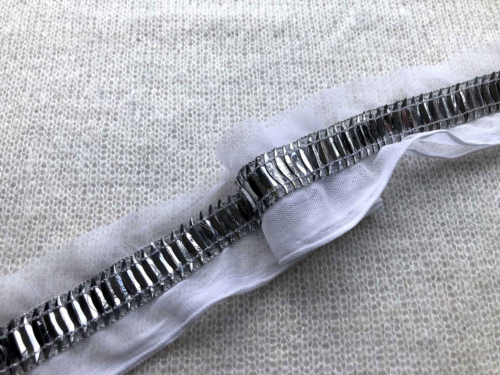 S-Shaped Sequin Trim - Single Silver
