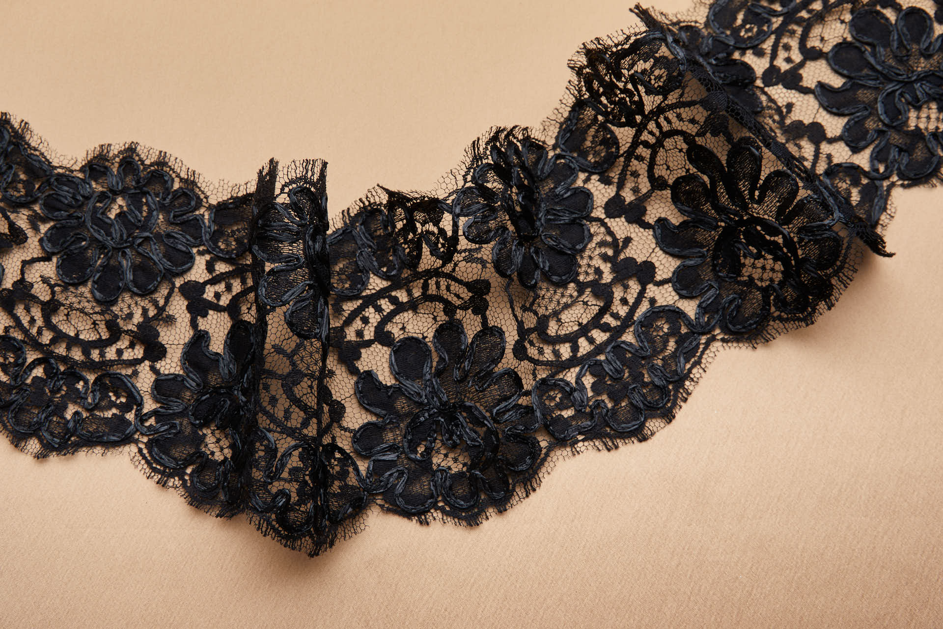 Floral Leavers Lace Trim Raffia Corded - Black, image 3 of 7