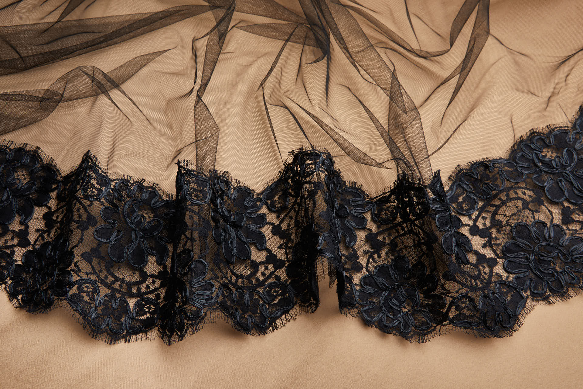 Floral Leavers Lace Trim Raffia Corded - Black, image 2 of 7