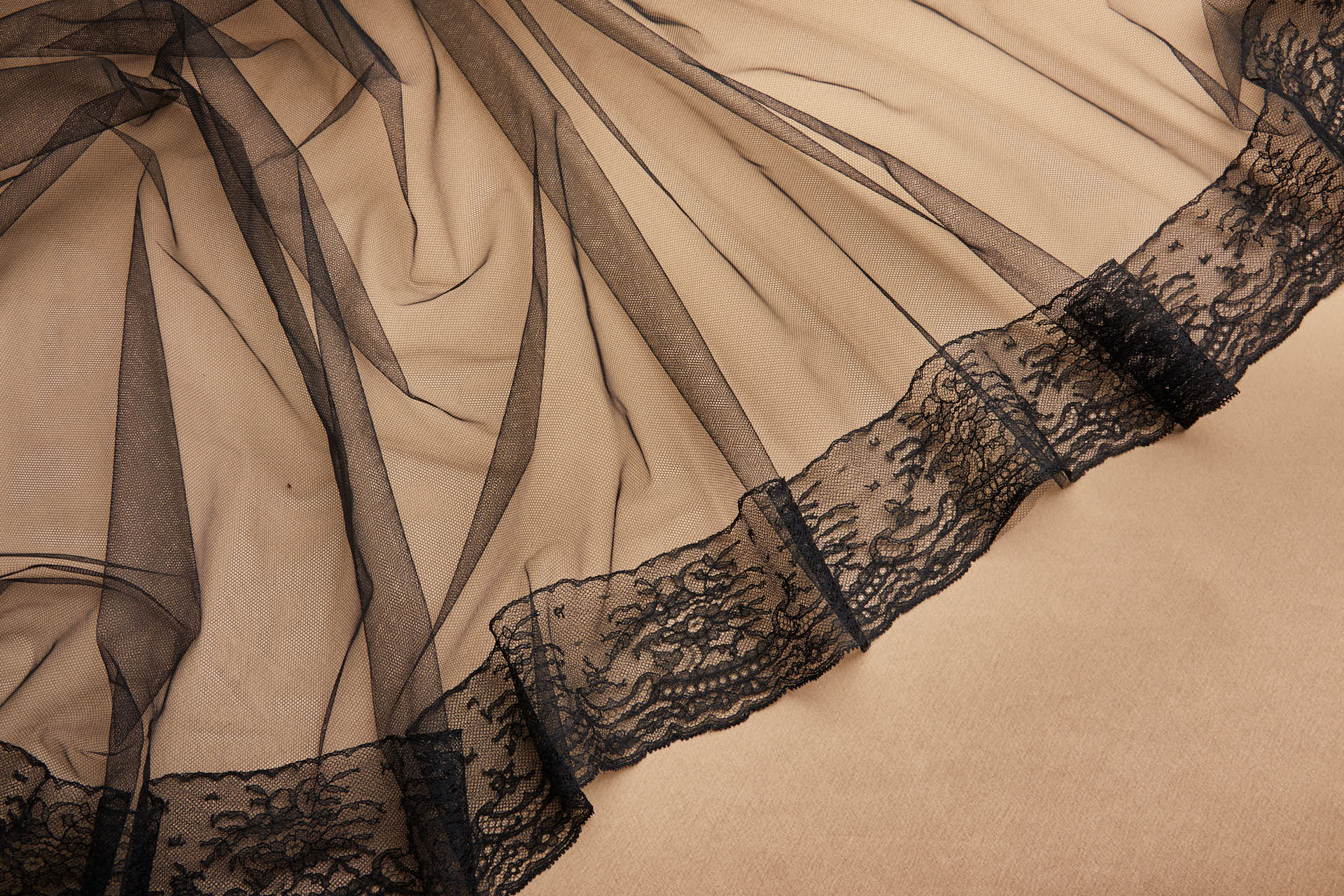 Single Scallop Floral Scroll Chantilly Lace Trim - Black, image 2 of 7