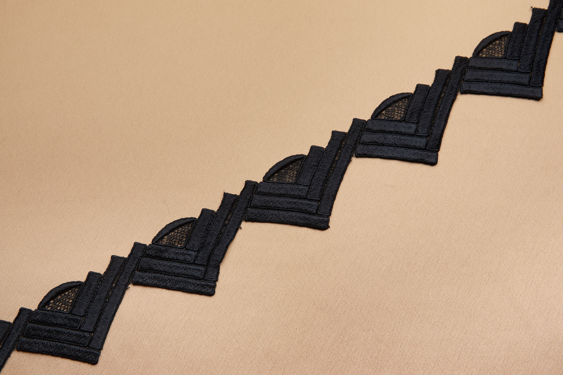 Triangle Points Guipure Lace Trim - Black, image 5 of 7