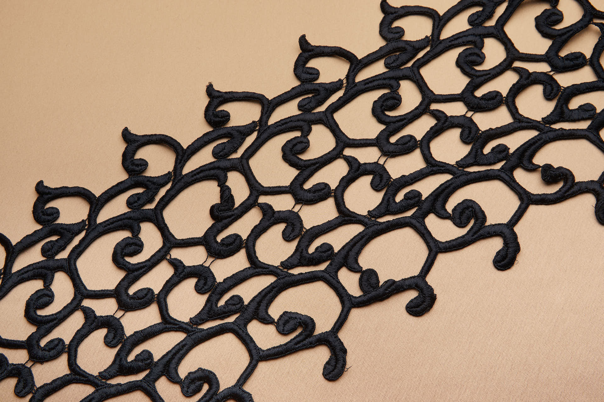 Large Scroll Guipure Trim - Black, image 6 of 7