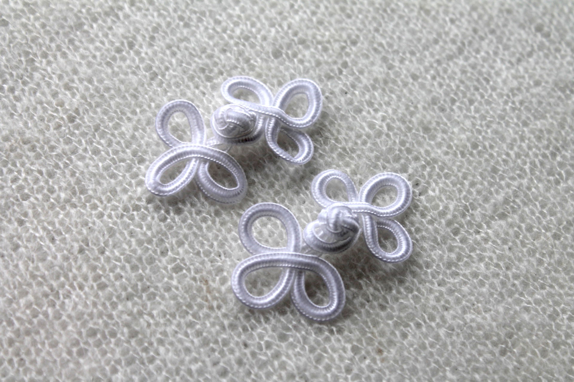 Small White Frog Fastening button, image 4 of 6