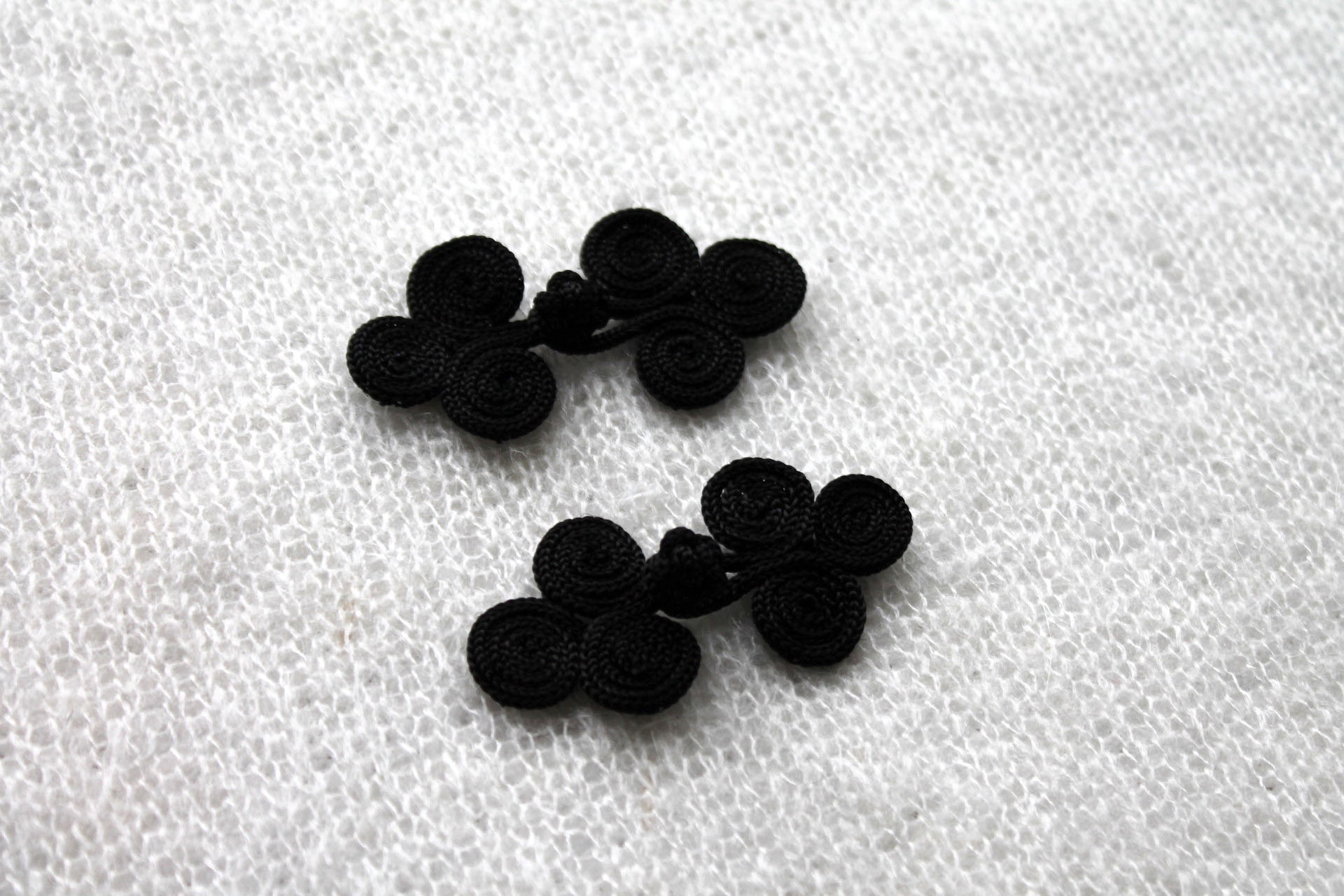 Small Black Frog Fastening button