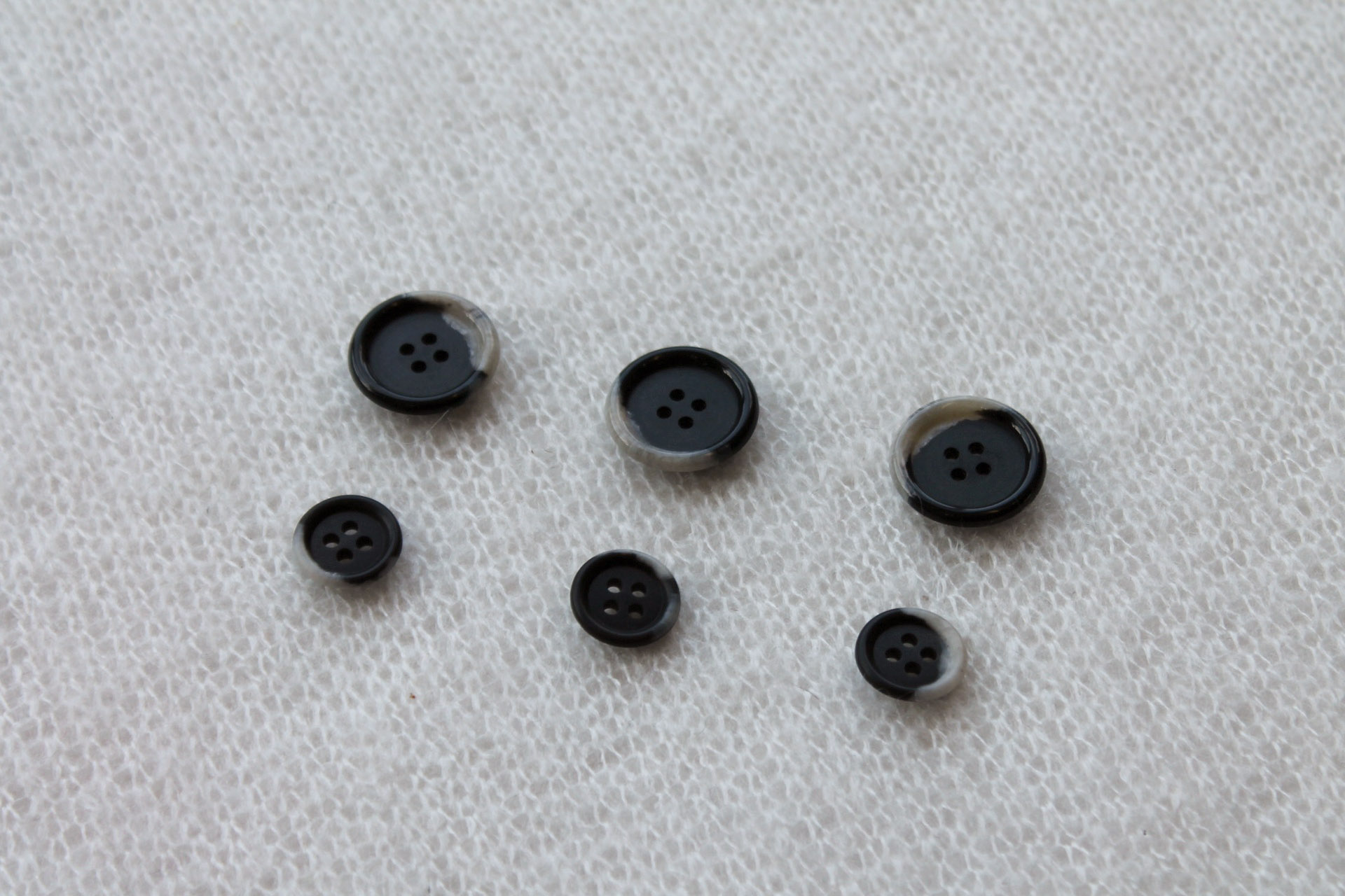 Vintage "Faux Horn" Nylon Button in Black and Off White - 1.5cm