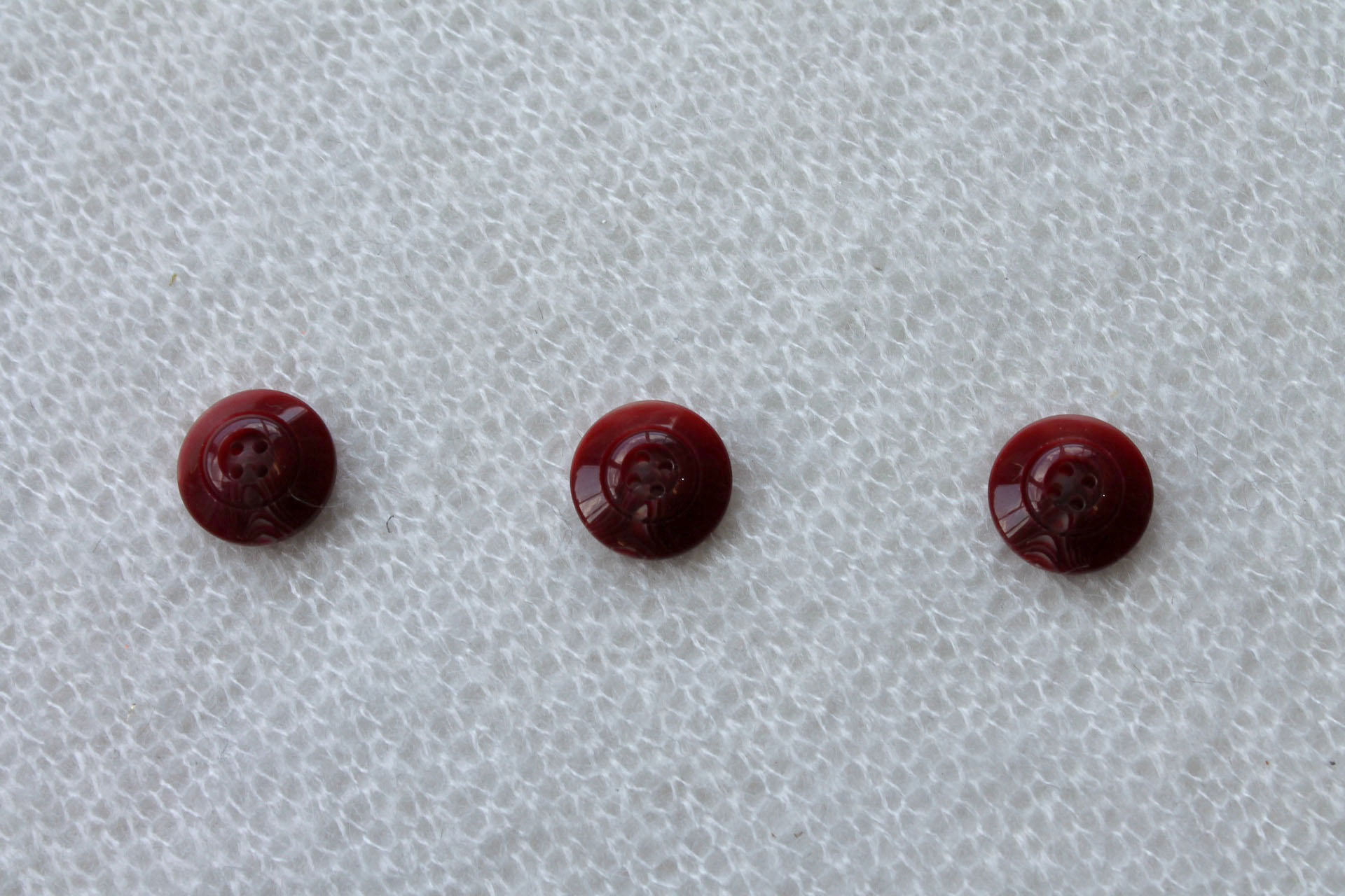 Wine Red Faux Horn 3D Nylon Button - 1.7cm, image 2 of 4