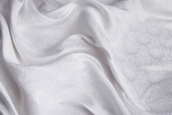 Large Pattern Silk and Linen Jacquard in White / Ivory fabric