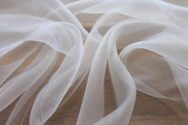 Polyester "Glass" Organza - Ivory fabric