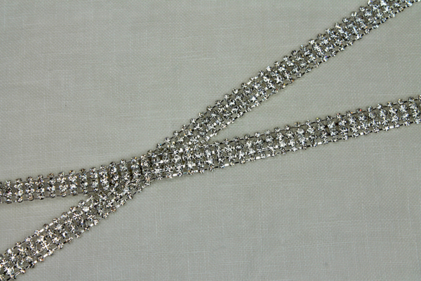 Set Diamante Trim in Silver