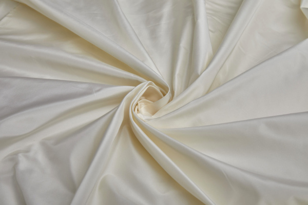 Vintage Ivory Silk Taffeta fabric