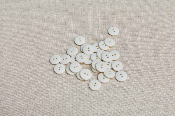 Vintage Round Creamy Ivory Button - 1.6cm