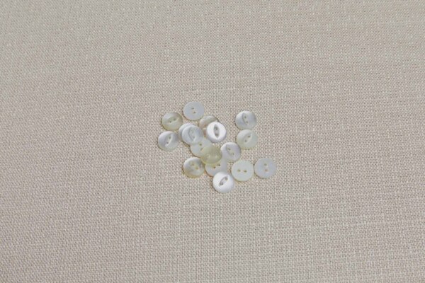 Set of 21 Vintage "Pearl/Shell" Shirt Buttons in Ivory - 1cm