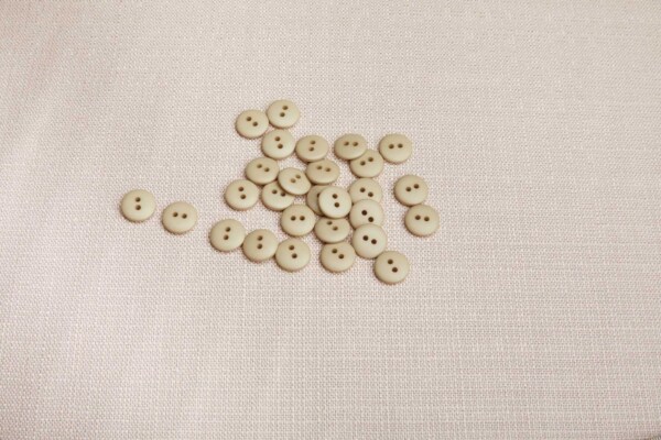 Vintage Round Pale Thistle Green Button - 1.4cm