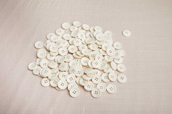 Vintage Round Eggshell Button - 2cm