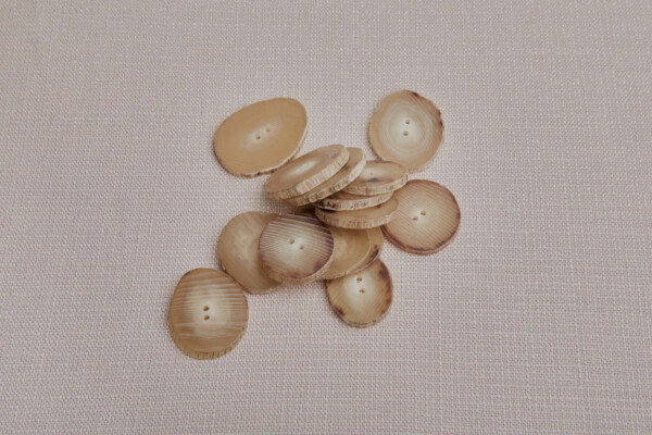 Light Beige Flat Cut Horn Button