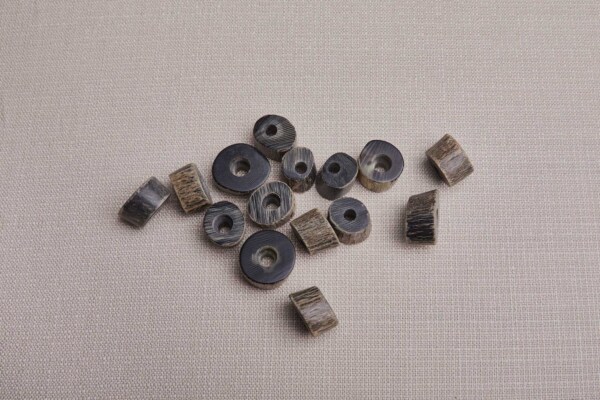 Thick Cut Horn Toggle - Grey Brown button