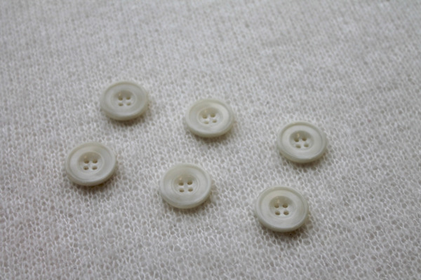 Round Pale Ivory "Faux Horn/Shell" Button - 2.4cm