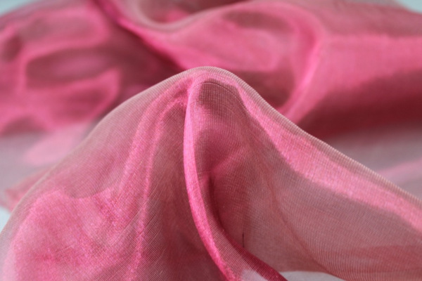 Silk Organza - Metallic Berry Pink fabric