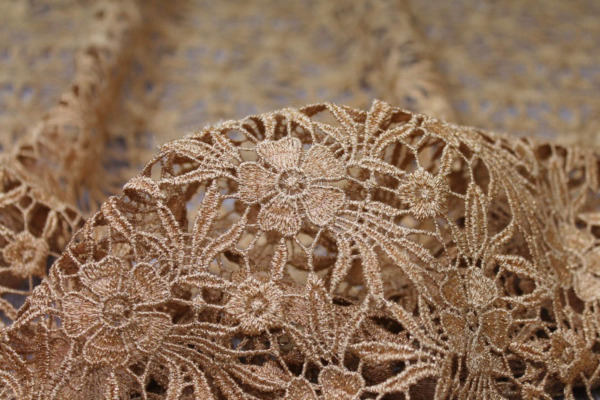 Guipure Lace - Daisy - Gold fabric