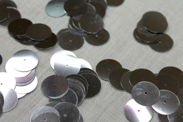 Silver Medium Round Sequin - Bag of 30g trim