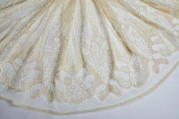 Oat "Trumpet" Scallop Lace fabric