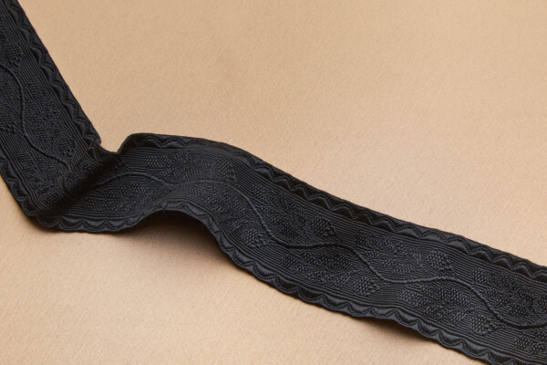 Scalloped Edge Ribbon Braid with Flower Motifs - Black