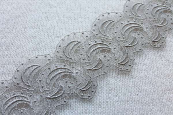 Silver Ivory "Paisley Swirl" Guipure Lace Trim