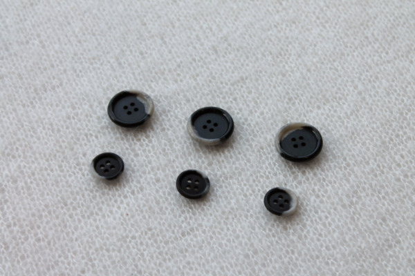 Vintage "Faux Horn" Nylon Button in Black and Off White - 1.5cm