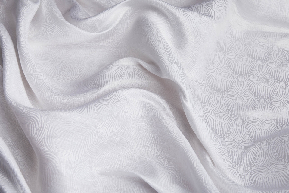 Large Pattern Silk and Linen Jacquard in White / Ivory