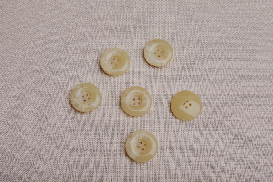 Set of 6 Desert Sand "Faux Shell" Buttons - 3cm