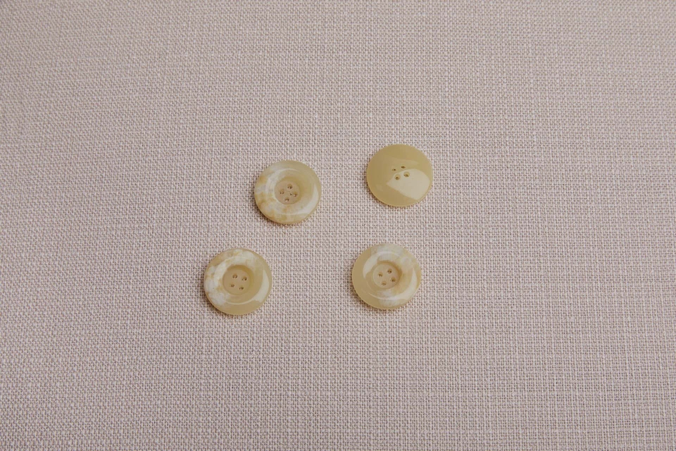 Set of 4 Assorted Desert Sand "Faux Shell" Buttons - 2.2cm